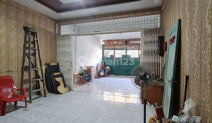 Rumah di Jl Pukat IV- Mandala 2 Lantai 2