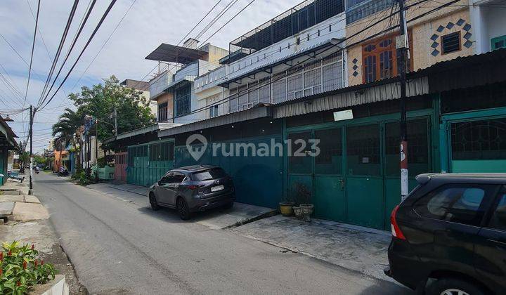 Rumah di Jl Pukat IV- Mandala 2 Lantai 1