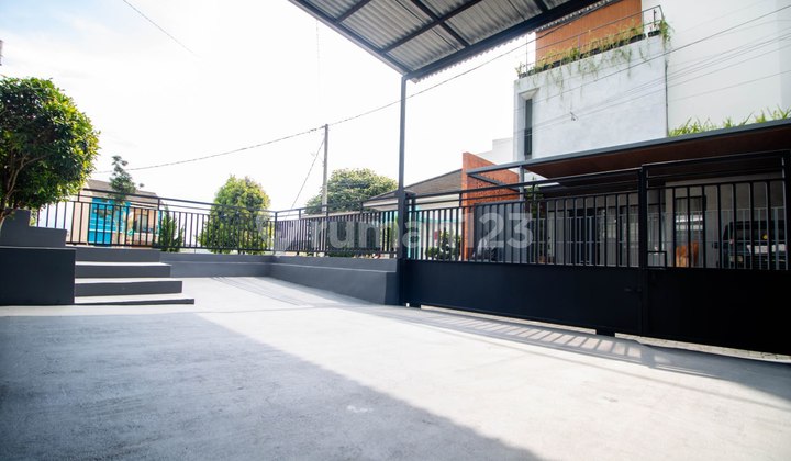 Vila dengan Kolam Renang Indoor 2 Lantai, Dekat Tempat Wisata Lembang 2