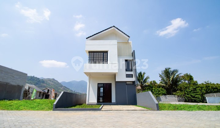 Rumah Baru 2 Lantai Desain Jepang - Dekat Sekolah & Faskes, Bebas Banjir View Pegunungan