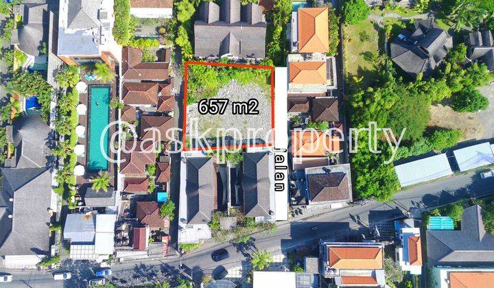 FOR SALE LAND SUITABLE FOR VILLA IN PRIME ENVIRONMENT PETITENGET SEMINYAK BALI 1