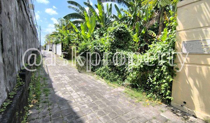 Dijual Tanah Lingkungan Villa Dekat Pantai Batu Belig Petitenget Bali 1