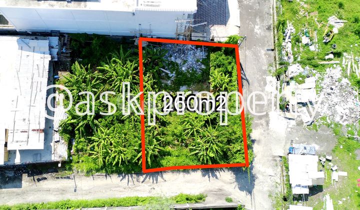 Dijual / Disewakan Tanah Lingkungan Villa Luas Kecil Dekat Pantai Petitenget Bali