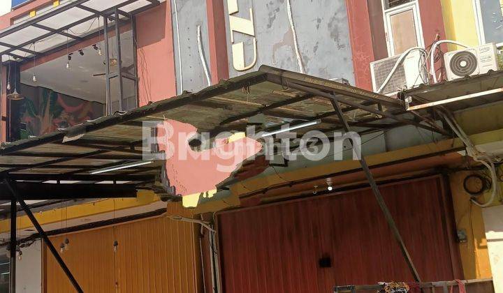 RUKO 3 LANTAI DI JALAN RAYA BOULEVARD GDC 2