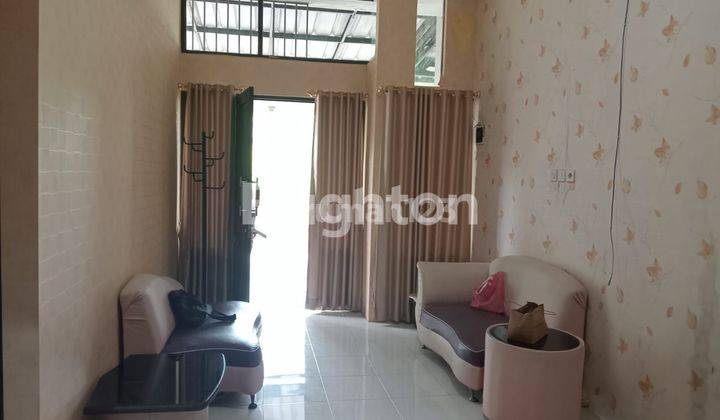 RUMAH FULL FURNISHED DI KOMPLEK 2