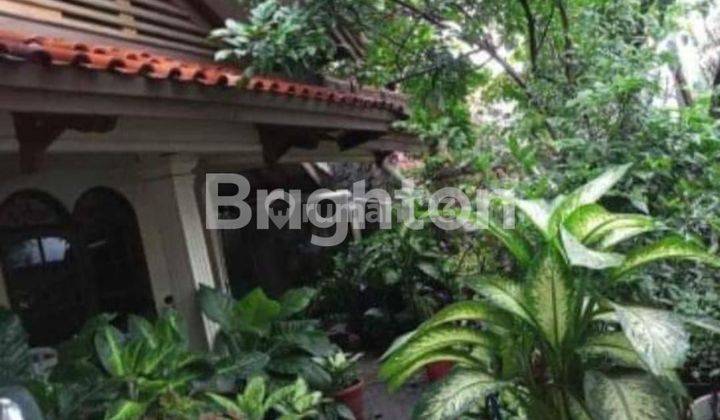 RUMAH BESAR DENGAN TANAH LUAS DI JAKARTA TIMUR 1