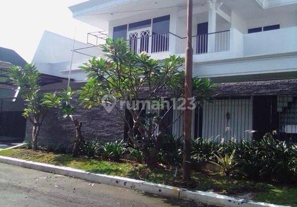 Rumah Mewah Dharmahusada Indah Timur 2 Lantai SHM Dekat Galaxy Mall, Tengah Kota Surabaya 1