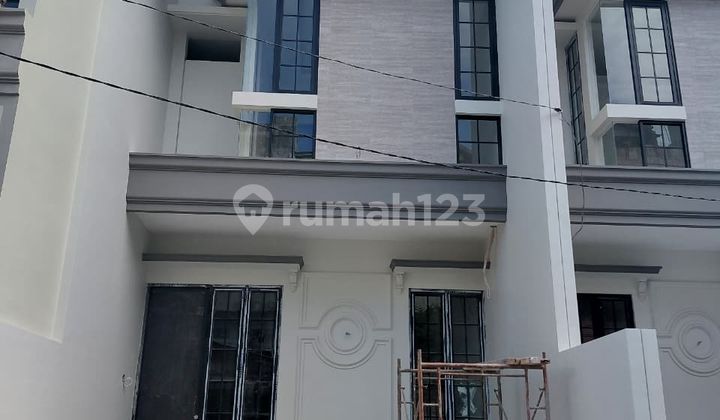 4 New Houses in Taman Pondok Indah Wiyung, West Surabaya 4 New Houses in Taman Pondok Indah Wiyung, West Surabaya