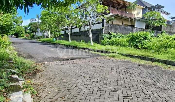 Tanah Kecil di Kompleks Mewah Sahadewa Pecatu Resort Indah, Bali