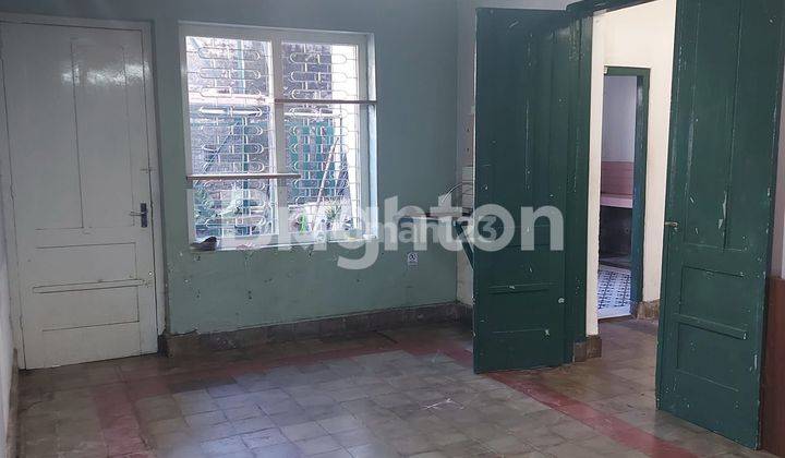 PUNGGAWAN RUMAH  EX CAFE UNTUK USAHA ATAU KANTOR 2