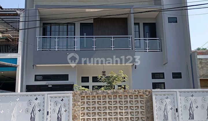 Nice House - Private pool, Semi Furnished BSD Griya Loka, Tangerang 2 floors