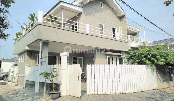 Rumah 2 Lantai di Griya Loka, Bsd, Tangerang Rapi N Siap Huni 1