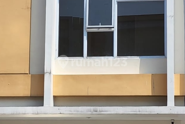 Ruko, 2 Lantai, Dekat Pusat Perbelanjaan di Pisa Grande, Gading Serpong Ruko, 2 Lantai, Dekat Pusat Perbelanjaan di Pisa Grande, Gading Serpong