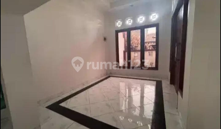 2-story house in GRIYA LOKA, BSD - 3 BR 2 BT 2