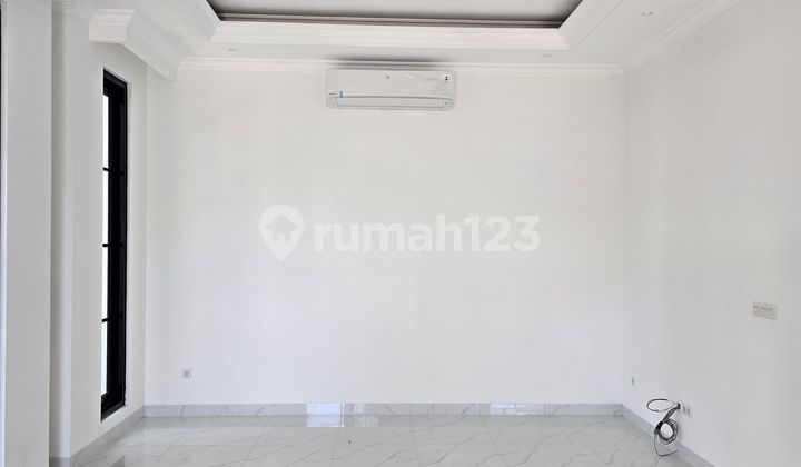 Beautiful BSD Vanya Park House, Tangerang BRAND NEW Hook Beautiful BSD Vanya Park House, Tangerang BRAND NEW Hook