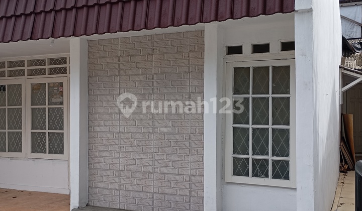 Rumah Tinggal luas di RENI JAYA, PAMULANG, Tangerang Selatan - 1 lantai 2
