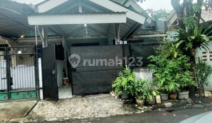 Rumah BSD Kencana Loka, Tangerang - 1,5 lantai , SHM