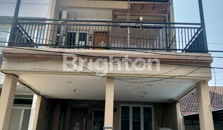 RUMAH 4 LANTAI SIAP HUNI DI KELAPAGADING JAKARTA UTARA