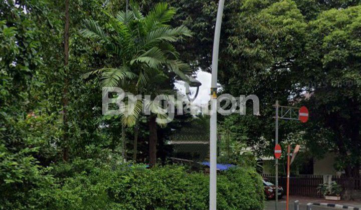 RUMAH TUA HOOK  HITUNG TANAH DILOKASI PREMIUM MENTENG JAKARTA PUSAT 1