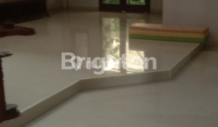 RUMAH BESAR BARU RENOVASI DI PINGGIR JALAN BESAR  KAYUMAS JAKARTA TIMUR 2