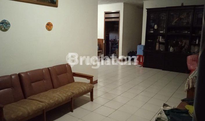 RUMAH PINGGIR JALAN BESAR COCOK BUAT USAHA TOKO, KULINER DLL.