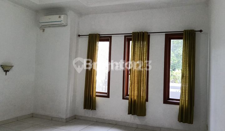 RUMAH BESAR LOKASI STRATEGIS DI KAYUPUTIH JAKARTA TIMUR  2