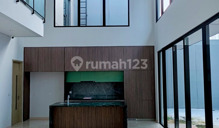 Disewakan Rumah Premium 3 Lantai di Navapark Bsd City 2