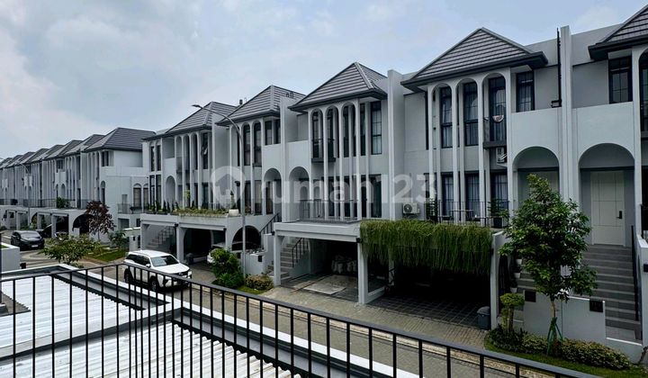 Sell Fast 3-Story House in Greenwich Park Bsd City 2