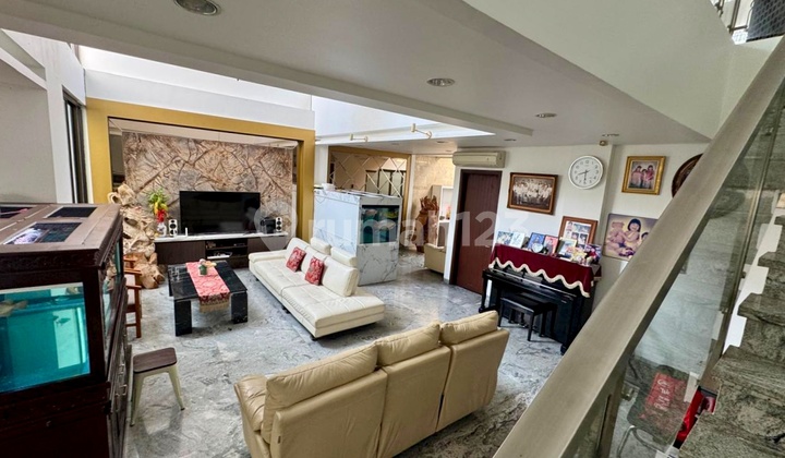 Dijual Rumah Depan Taman Full Marmer di Depark Bsd City 2