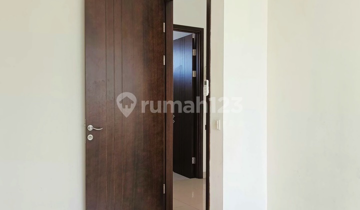 For Rent House in Eminent Bsd with Spacious Backyard 2