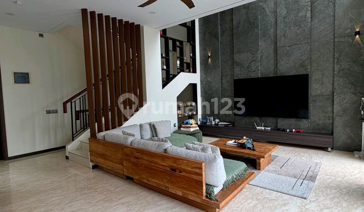 For Rent 3-Story Renovated Furnished House Ready to Contact in Zora BSD 2