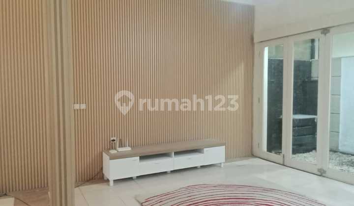 Di Sewa Rumah Crystal , PHG , Gading serpong 2