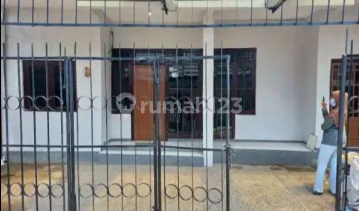 Rumah Luas yang Strategis di Kawasan Pamoyanan Cicendo
