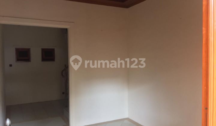 A Good Condition House That Is Comfortable In A Strategic Location