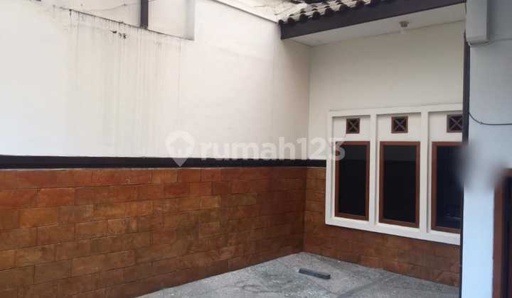 A Good Condition House That Is Comfortable In A Strategic Location