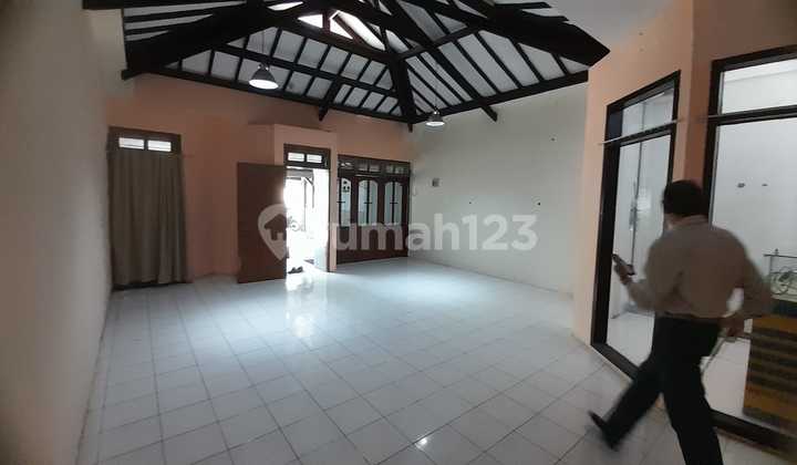 Spacious and Strategic House in the Setraduta Area