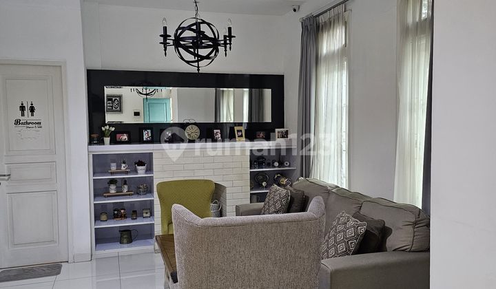 Beautiful Cipaku House for Sale, Good House with SHM. 2