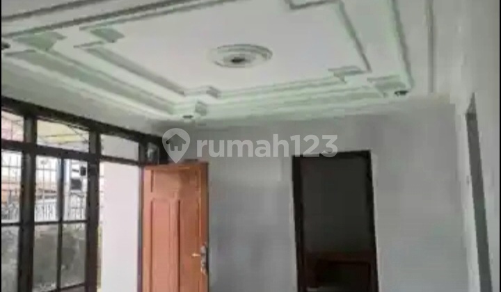 Spacious and Strategic House in the Pamoyanan Cicendo Area 2