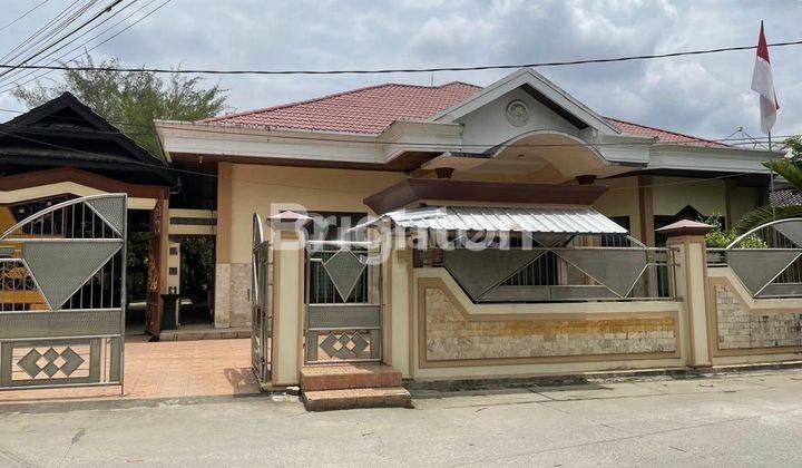 Rumah cantik disewakan di tengah kota 1