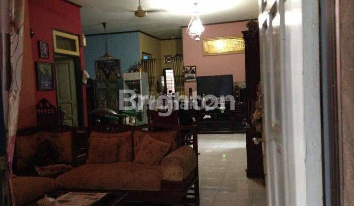 Rumah cantik 2 lantai hook dijual di perumahan bumi Sempaja  2