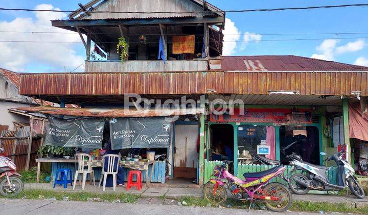 MURAH TANAH BESERTA BANGUNAN PINGGIR JALAN  DI JALAN COKROAMINOTO SAMARINDA SEBERANG 1