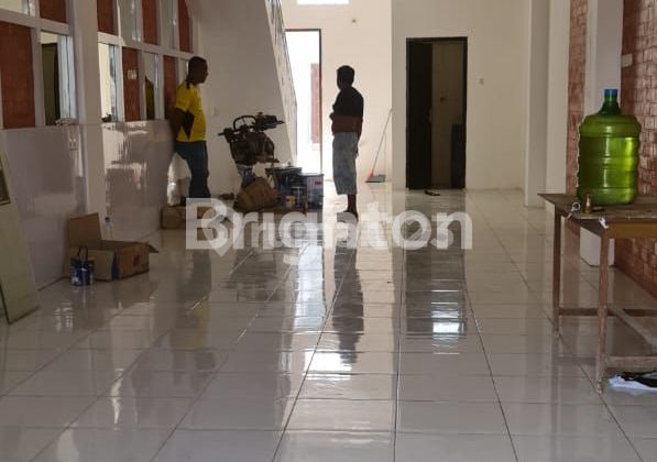 Ruko 3 lantai disewakan di jalan merdeka  2