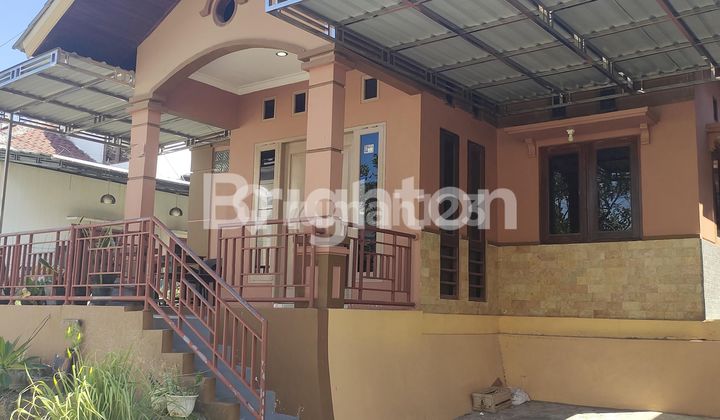 Rumah cantik jual cepat di perumahan Villa Tamara 2