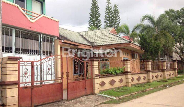 Rumah cantik 2 lantai hook dijual di perumahan bumi Sempaja  1