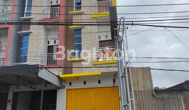 Ruko 3 lantai disewakan di jalan merdeka  1