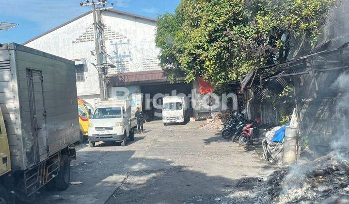 Gudang Siap Pakai Jalan Kedung Cowek Surabaya 2