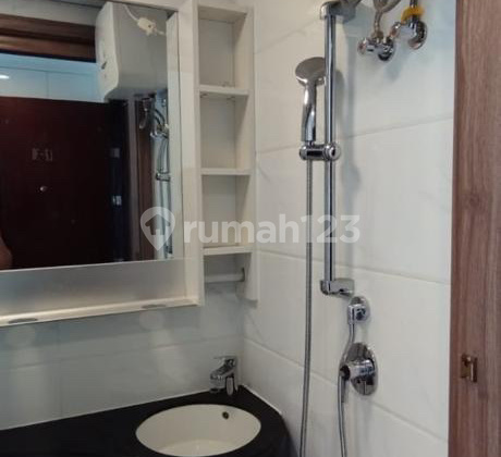 kamar mandi apartemen sky house siap huni