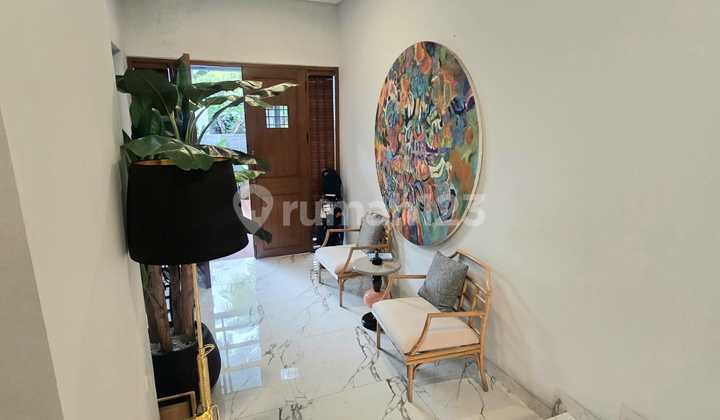 Rumah Cantik Nan Asri Siap Huni Dengan Private Pool di Sektor 3 Bintaro Rumah Cantik Nan Asri Siap Huni Dengan Private Pool di Sektor 3 Bintaro