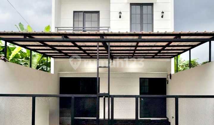 Rumah Bangunan Baru 2 Lantai Lokasi Strategis di Pondok Ranji