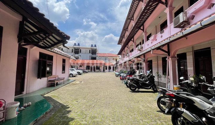 Kost-Kostan Dengan Parkir Luas Dekat Kampus UI di Depok